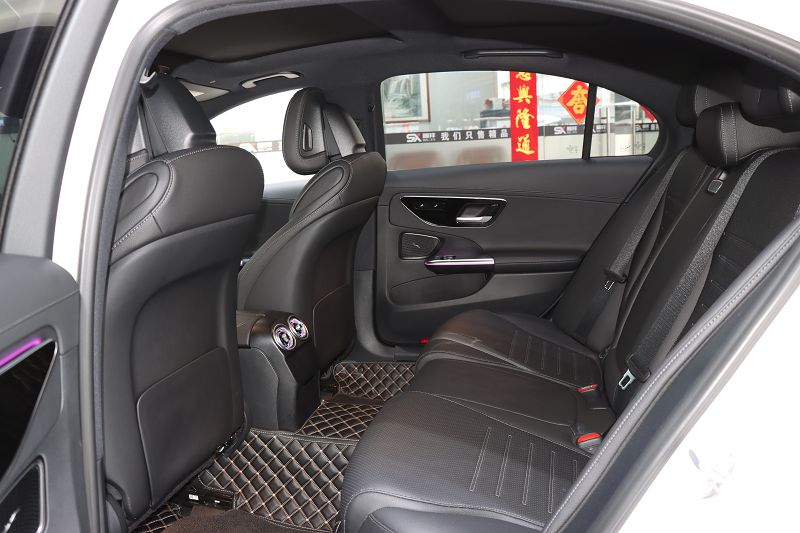 奔驰C级 2023款 改款 C 260 L 运动版