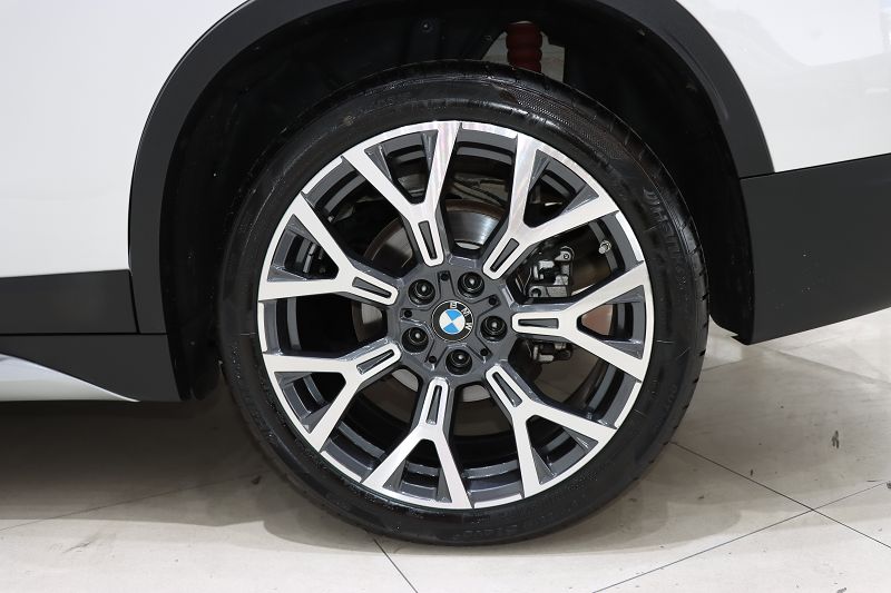 宝马X1 2022款 改款 xDrive25Li 尊享型