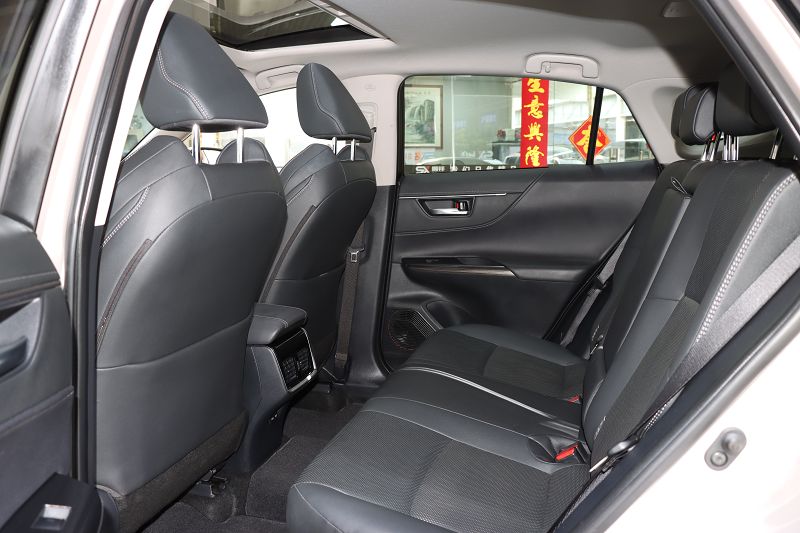 丰田 威飒 2023款 2.0L CVT两驱尊贵版