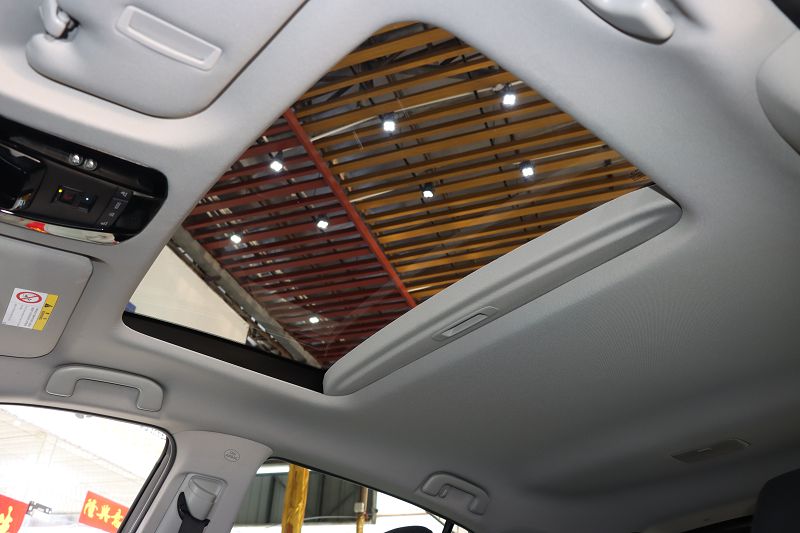 丰田 威飒 2023款 2.0L CVT两驱尊贵版