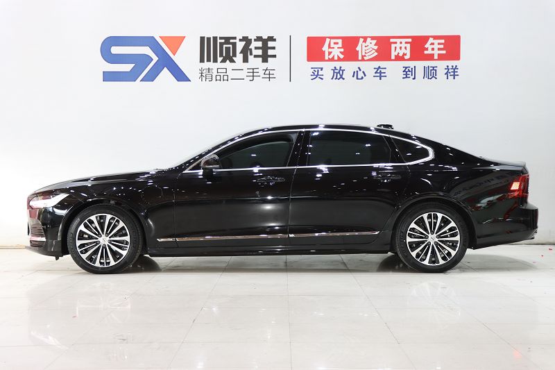 沃尔沃S90插电式混动 2024款 插电式混动 四驱长续航智逸豪华版