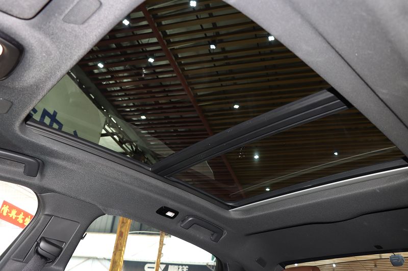 沃尔沃S90插电式混动 2024款 插电式混动 四驱长续航智逸豪华版