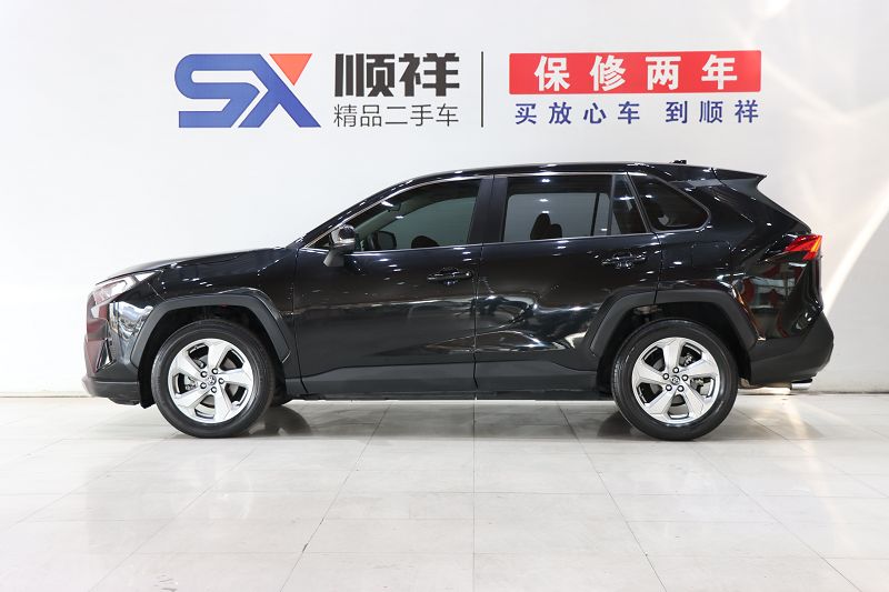 丰田RAV4荣放 2021款 2.0L CVT两驱风尚PLUS版