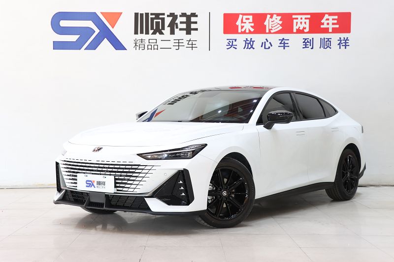 长安UNI-V 2022款 1.5T 尊贵型