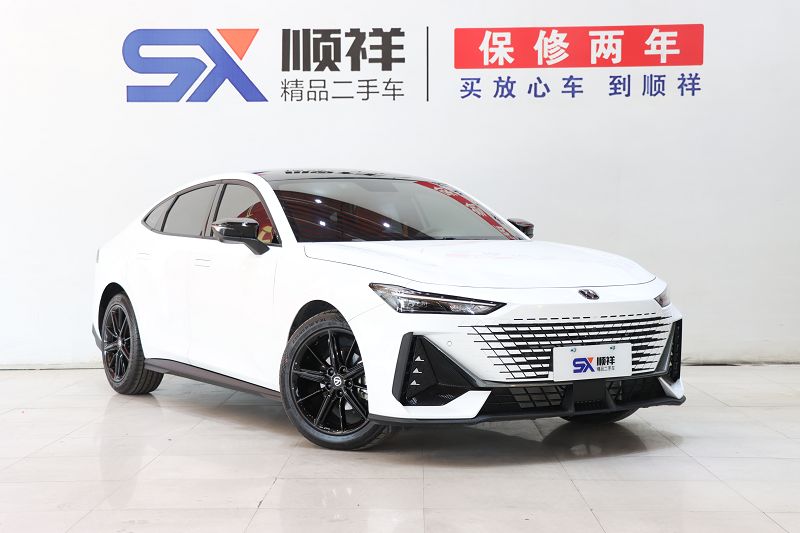 长安UNI-V 2022款 1.5T 尊贵型