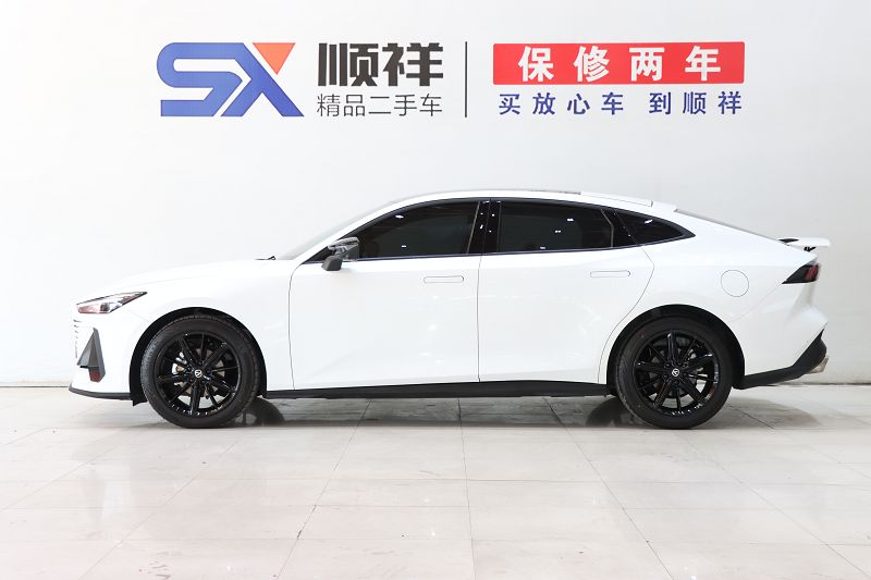 长安UNI-V 2022款 1.5T 尊贵型