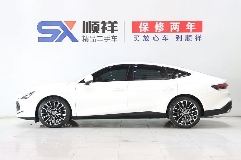 名爵 MG7 2023款 2.0T 自动猎美奢享版