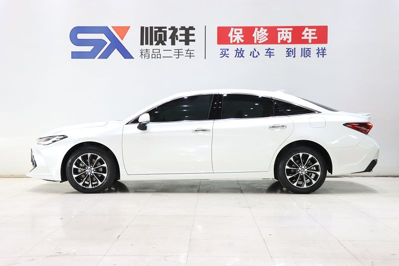 丰田亚洲龙 2023款 2.5L 豪华版