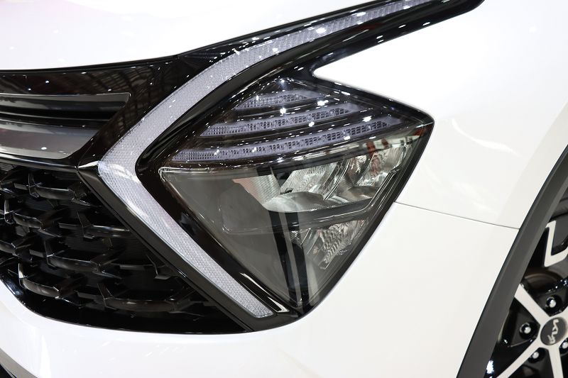 起亚狮铂拓界 2023款 1.5T 两驱尊贵版