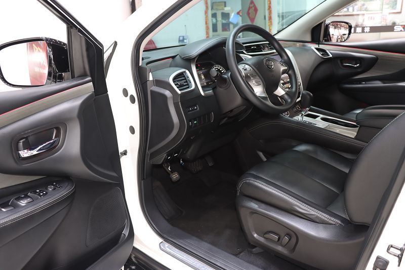 日产 楼兰 2021款 2.5L XE 两驱精英版 国VI