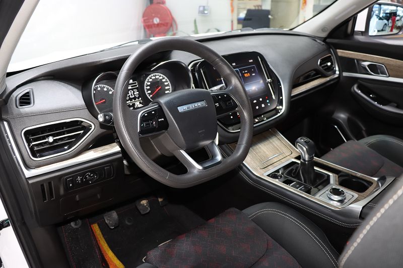 捷途X70 2020款 1.5T 手动畅行版 5座