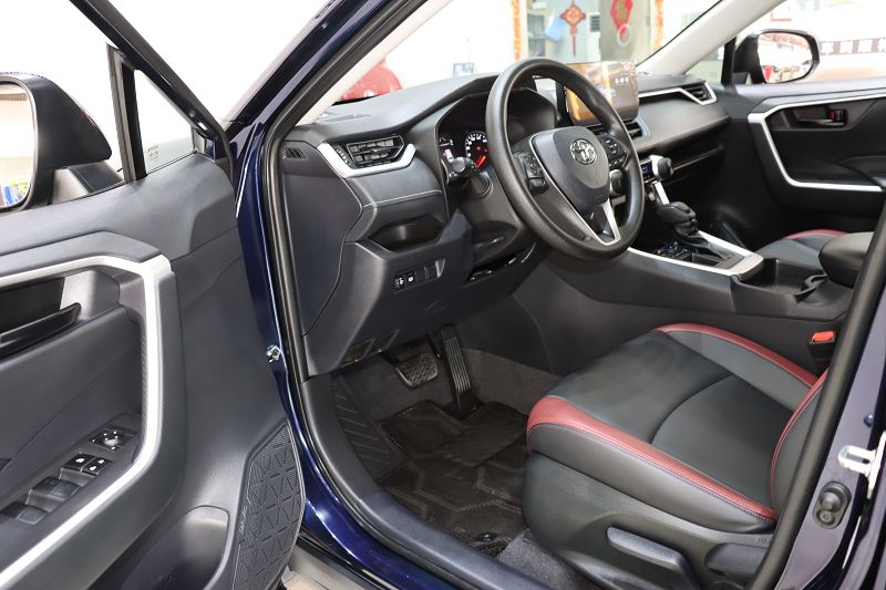 丰田 RAV4荣放 2023款 2.0L CVT两驱都市版