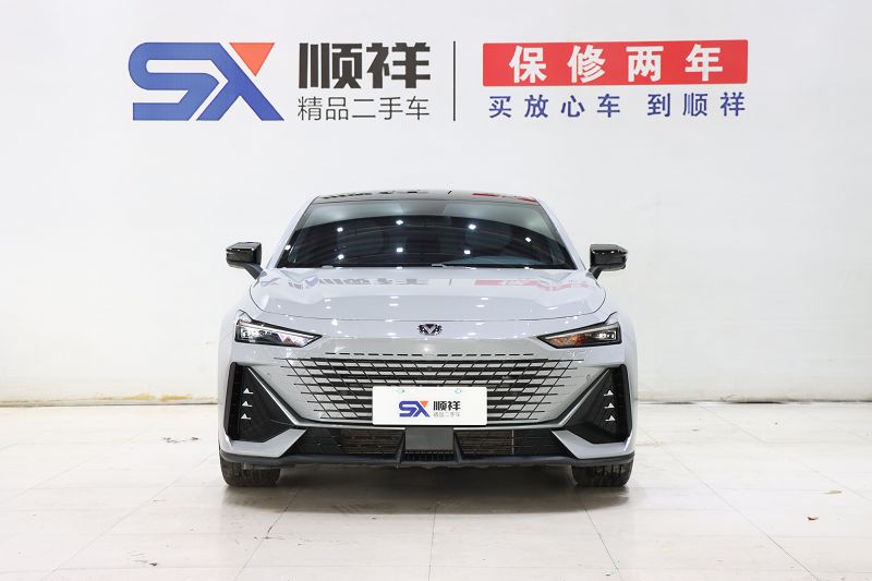 长安UNI-V 2022款 1.5T 尊贵型