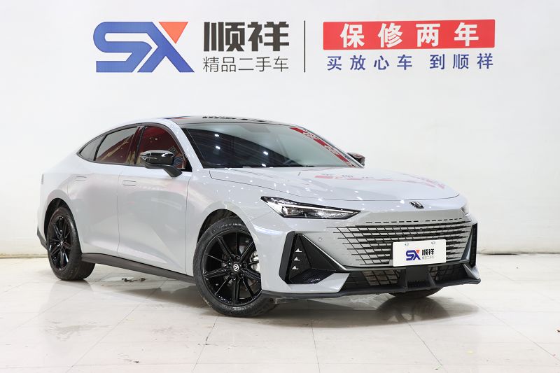 长安UNI-V 2022款 1.5T 尊贵型