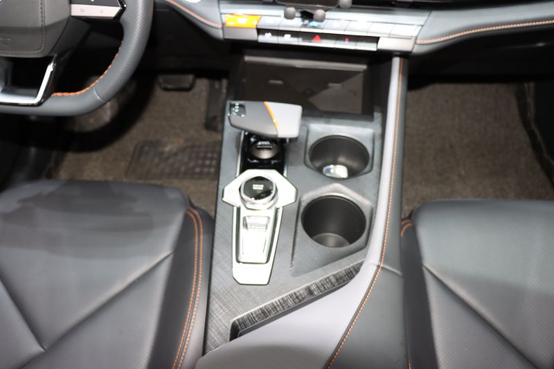 长安UNI-V 2022款 1.5T 尊贵型
