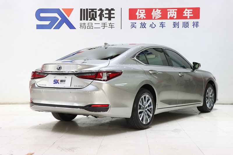 雷克萨斯ES 2022款 200 豪华版