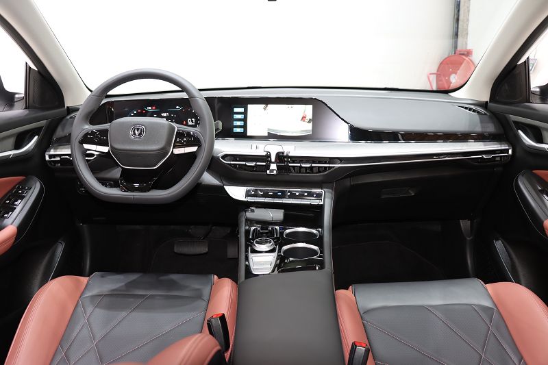 长安 逸动 2023款 畅享版 PLUS 蓝鲸NE 1.4T GDI DCT尊贵版
