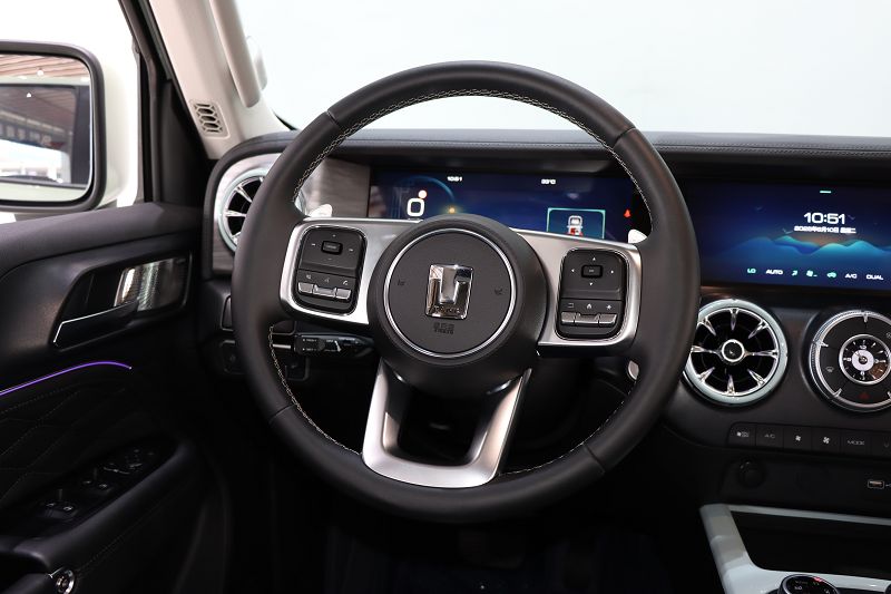 坦克300 2023款 城市版 2.0T 很有型