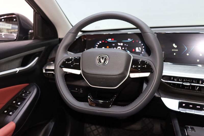 长安 逸动 2023款 畅享版 PLUS 蓝鲸NE 1.4T GDI DCT尊贵版