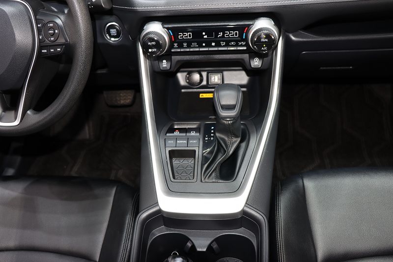 丰田 RAV4荣放 2023款 2.0L CVT两驱风尚版