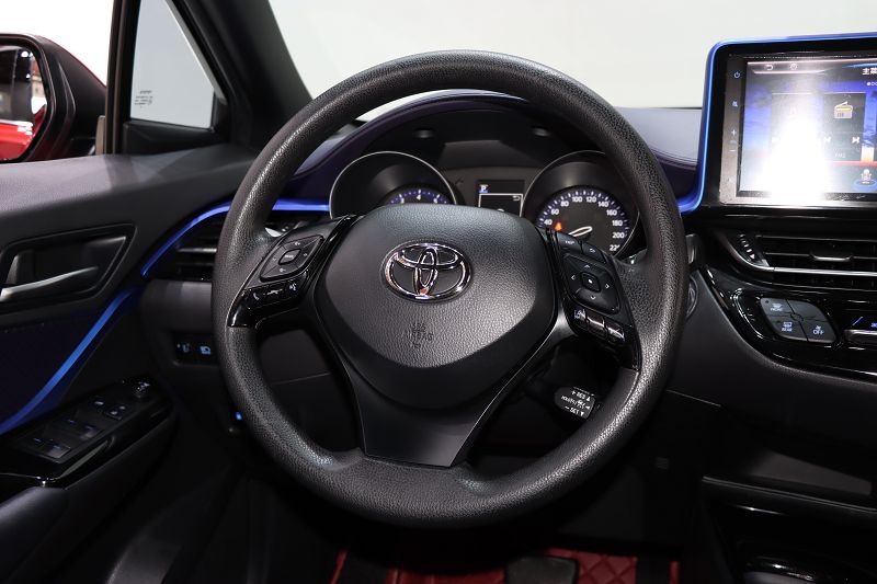 丰田C-HR 2018款 2.0L 领先版 国VI