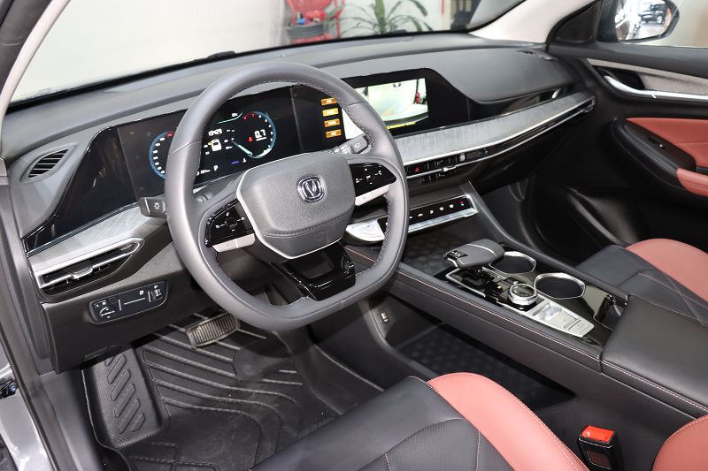长安 逸动 2022款 PLUS 蓝鲸NE 1.4T GDI DCT尊贵版