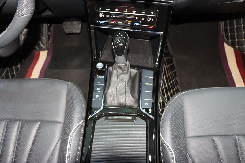 大众 帕萨特 2024款 330TSI 精英版
