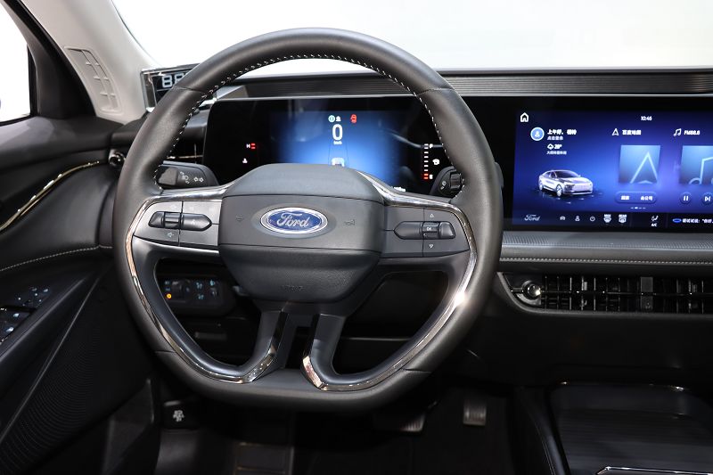 福特 蒙迪欧 2022款 改款 EcoBoost 245 时尚型