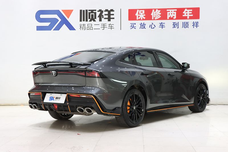 长安UNI-V 2022款 1.5T 运动版