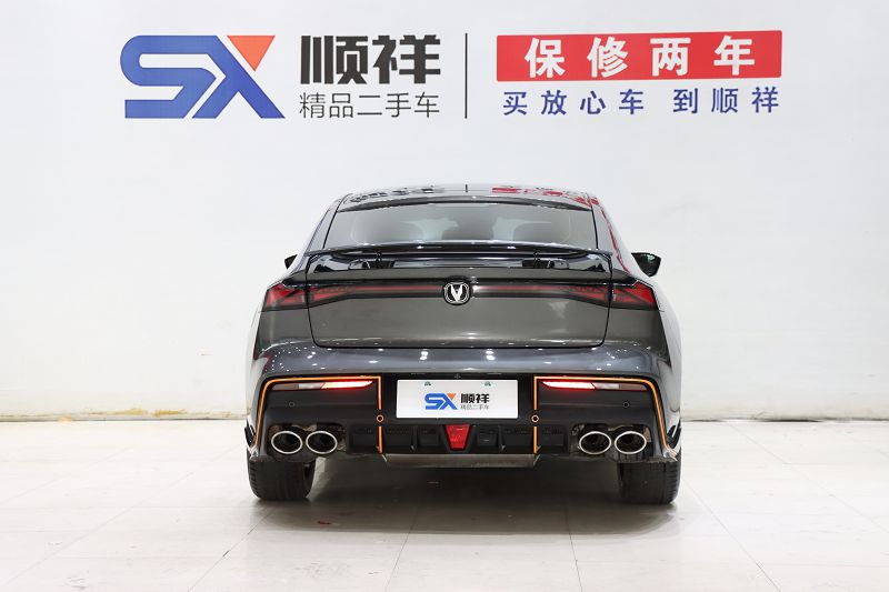 长安UNI-V 2022款 1.5T 运动版