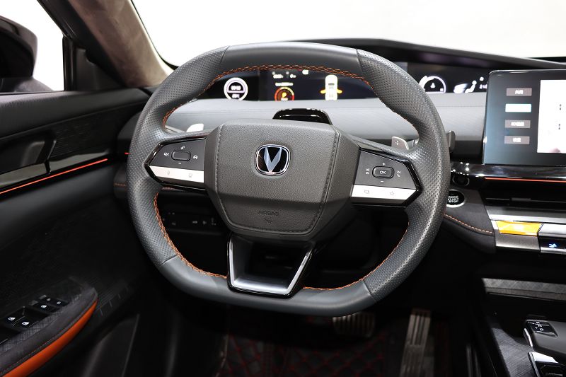 长安UNI-V 2022款 1.5T 运动版