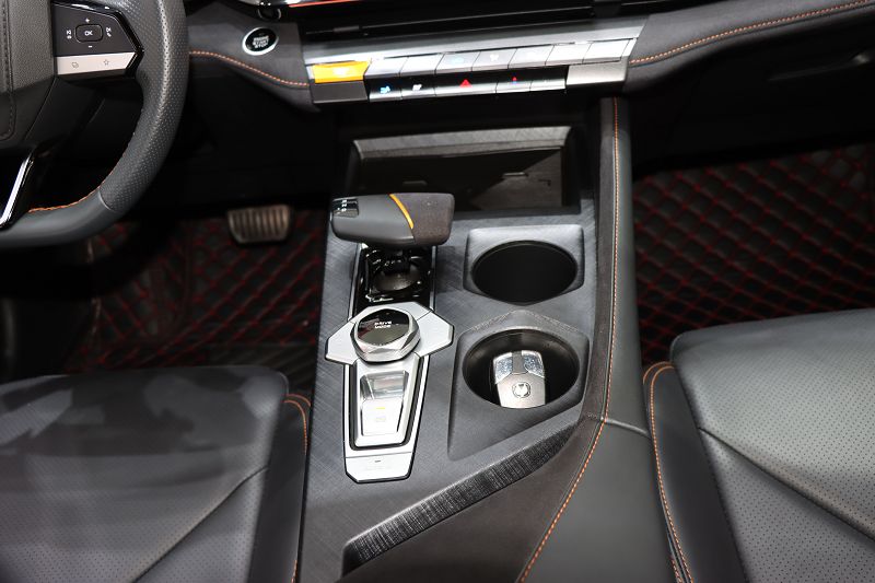 长安UNI-V 2022款 1.5T 运动版
