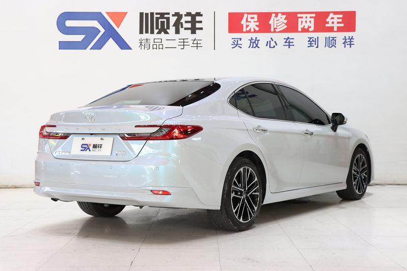 丰田 凯美瑞 2024款 双擎 2.0HG 尊贵版