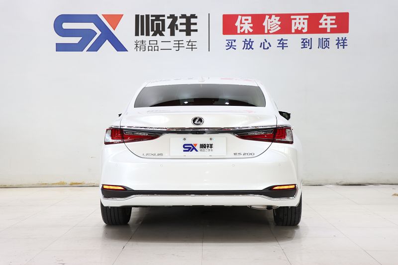 雷克萨斯ES 2023款 200 卓越版