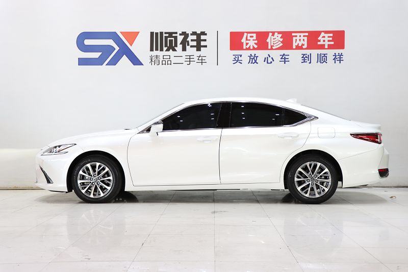 雷克萨斯ES 2023款 200 卓越版