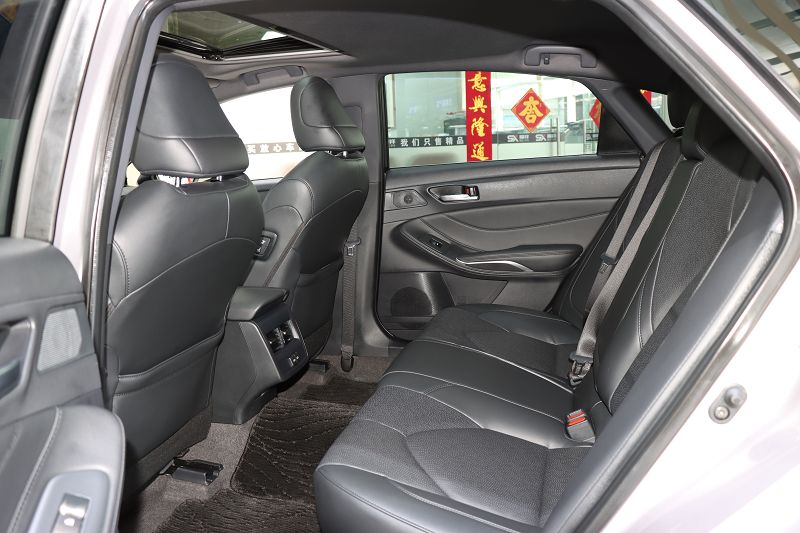 丰田 亚洲龙 2023款 2.0L 臻选版