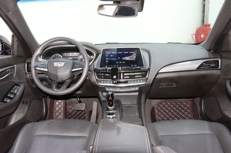 凯迪拉克CT5 2022款 28T 豪华型(标准版)