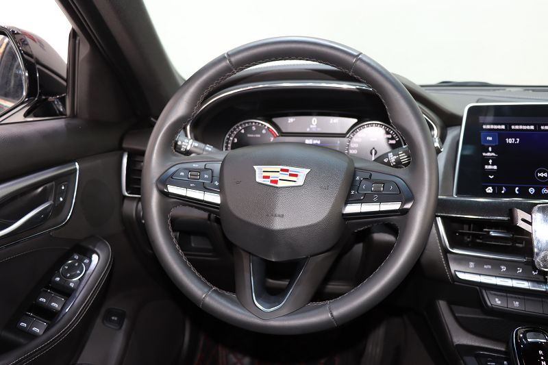 凯迪拉克CT5 2022款 28T 豪华型(标准版)