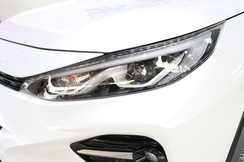 丰田 威兰达 2023款 2.0L CVT两驱豪华PLUS版