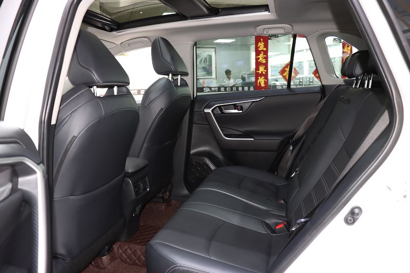 丰田 威兰达 2023款 2.0L CVT两驱豪华PLUS版