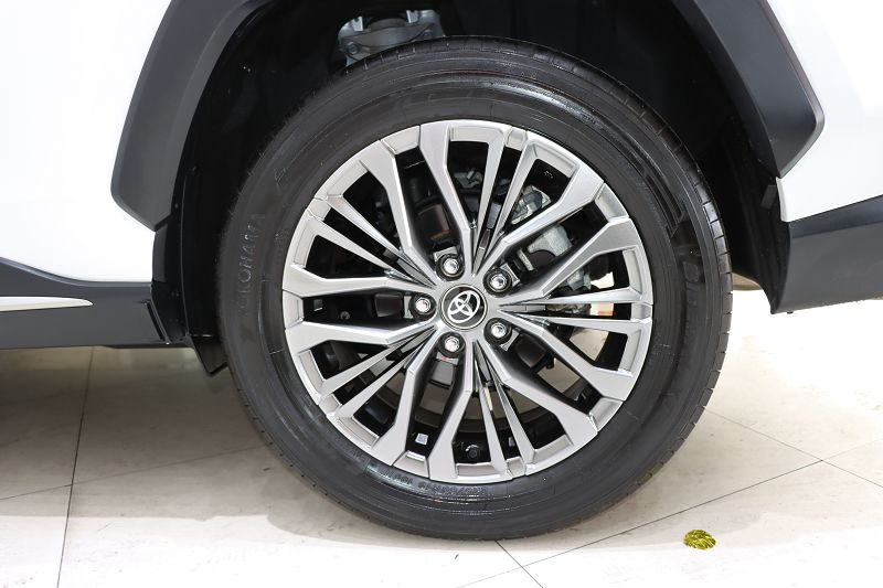 丰田 威兰达 2023款 2.0L CVT两驱豪华PLUS版