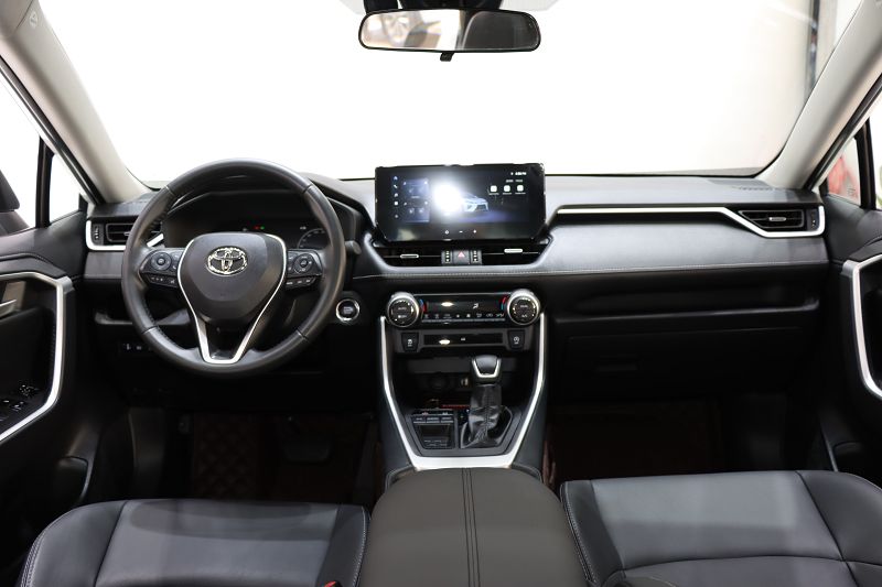 丰田 威兰达 2023款 2.0L CVT两驱豪华PLUS版