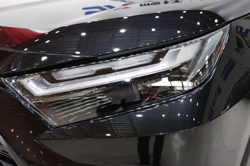 丰田 RAV4荣放 2023款 2.0L CVT两驱风尚Plus版