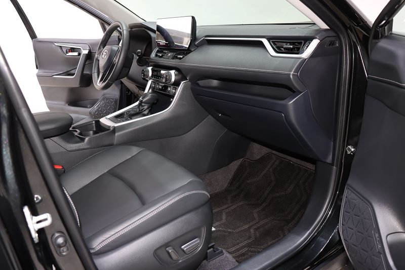 丰田 RAV4荣放 2023款 2.0L CVT两驱风尚Plus版