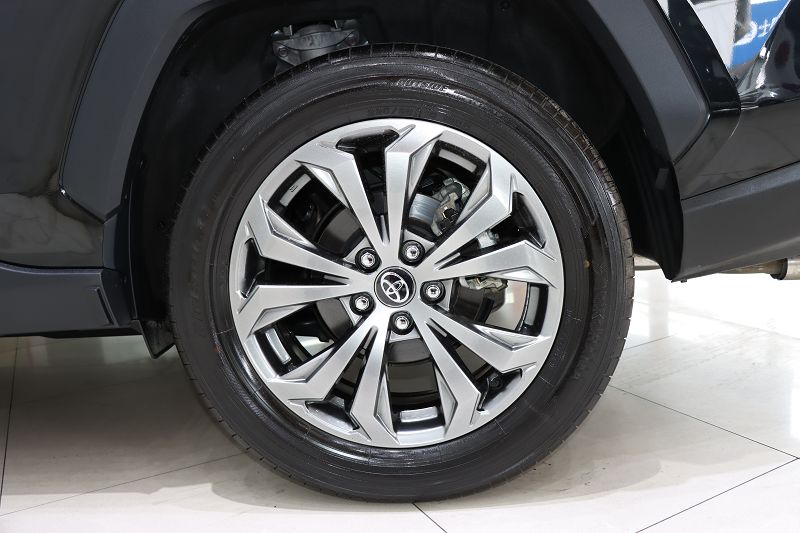 丰田 RAV4荣放 2023款 2.0L CVT两驱风尚Plus版