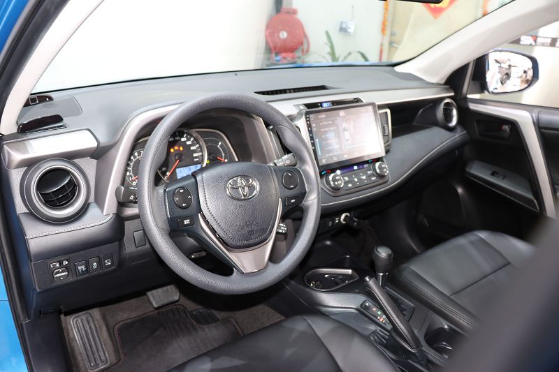 丰田 RAV4荣放 2016款 一汽RAV4 2.0L CVT两驱风尚版