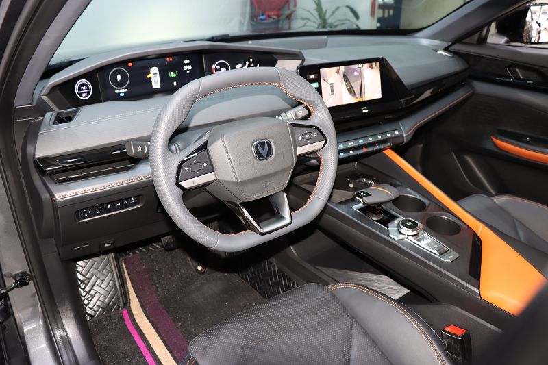 长安UNI-V 智电iDD 2023款 智电iDD 1.5T 113km智趣型(飞快版)