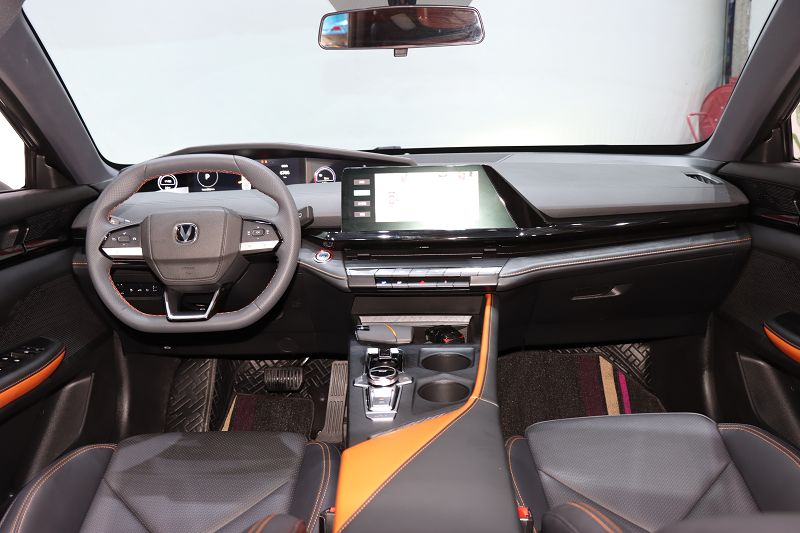 长安UNI-V 智电iDD 2023款 智电iDD 1.5T 113km智趣型(飞快版)