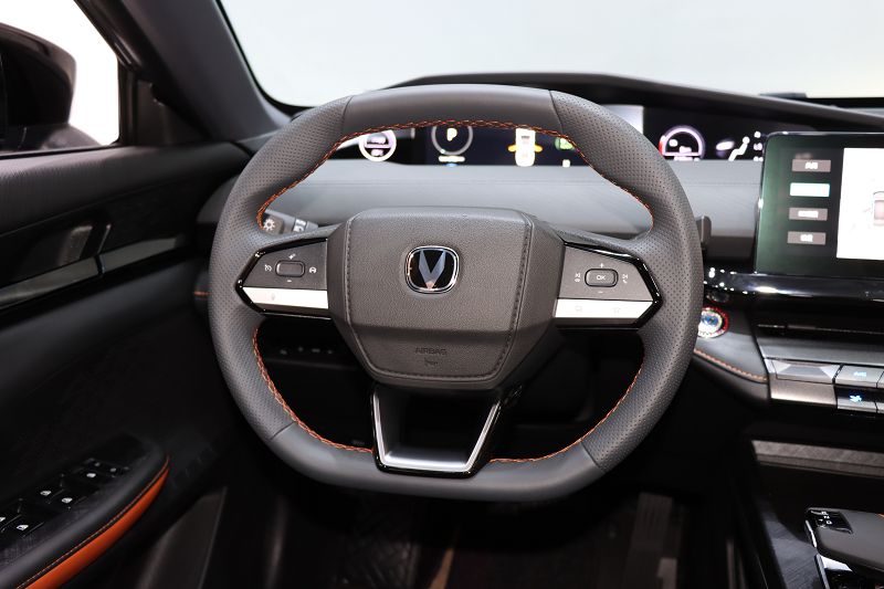 长安UNI-V 智电iDD 2023款 智电iDD 1.5T 113km智趣型(飞快版)