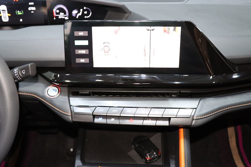 长安UNI-V 智电iDD 2023款 智电iDD 1.5T 113km智趣型(飞快版)
